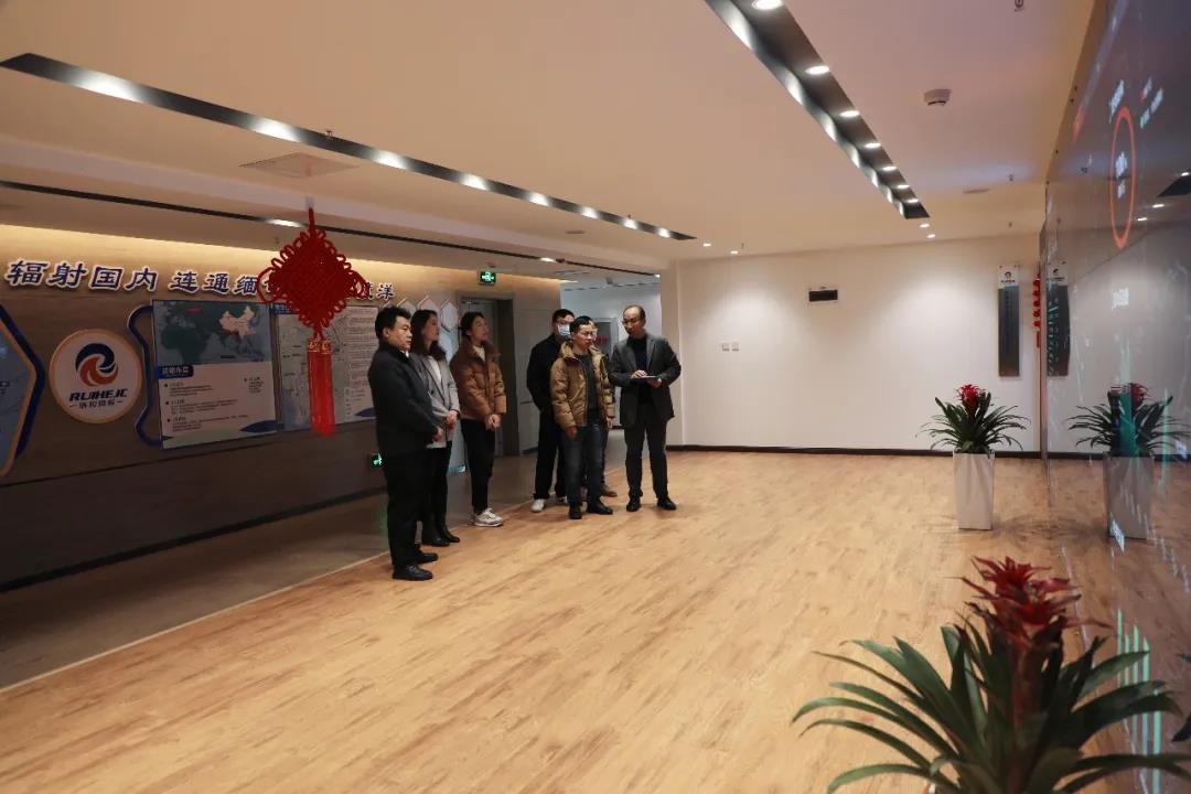 罗戈研究潘永刚团队莅临公司交流指导