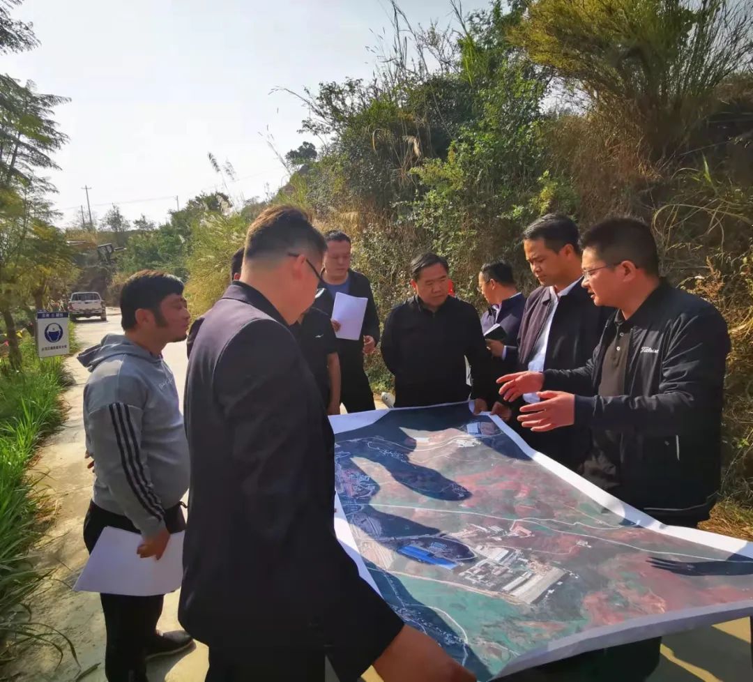 保山市人大常委会主任韩开柱一行莅临公司蒲缥铁路专用线项目调研