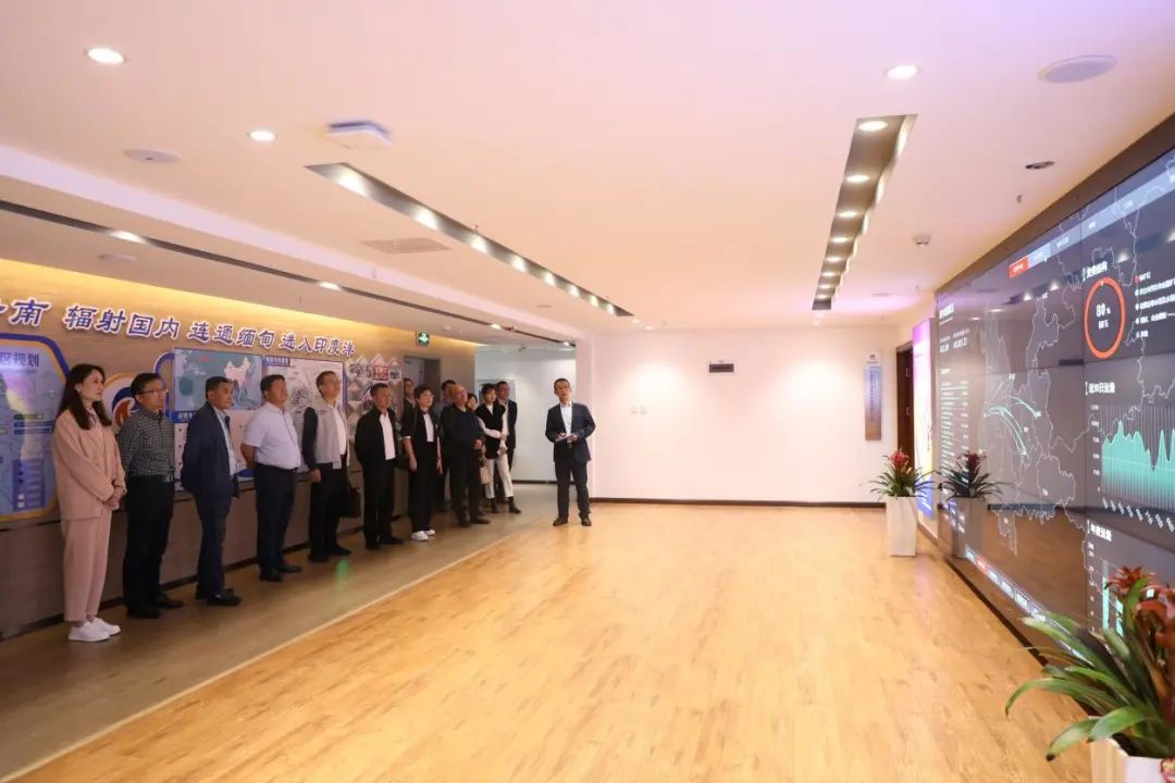 景洪市委常委、市委办公室主任岩庄尖一行莅临瑞和锦程考察调研