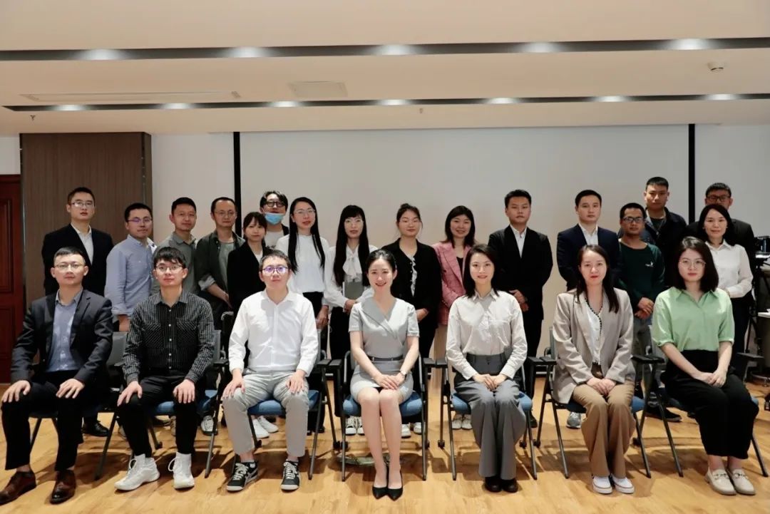 伟德体育官方网站 开展高端商务礼仪技能培训