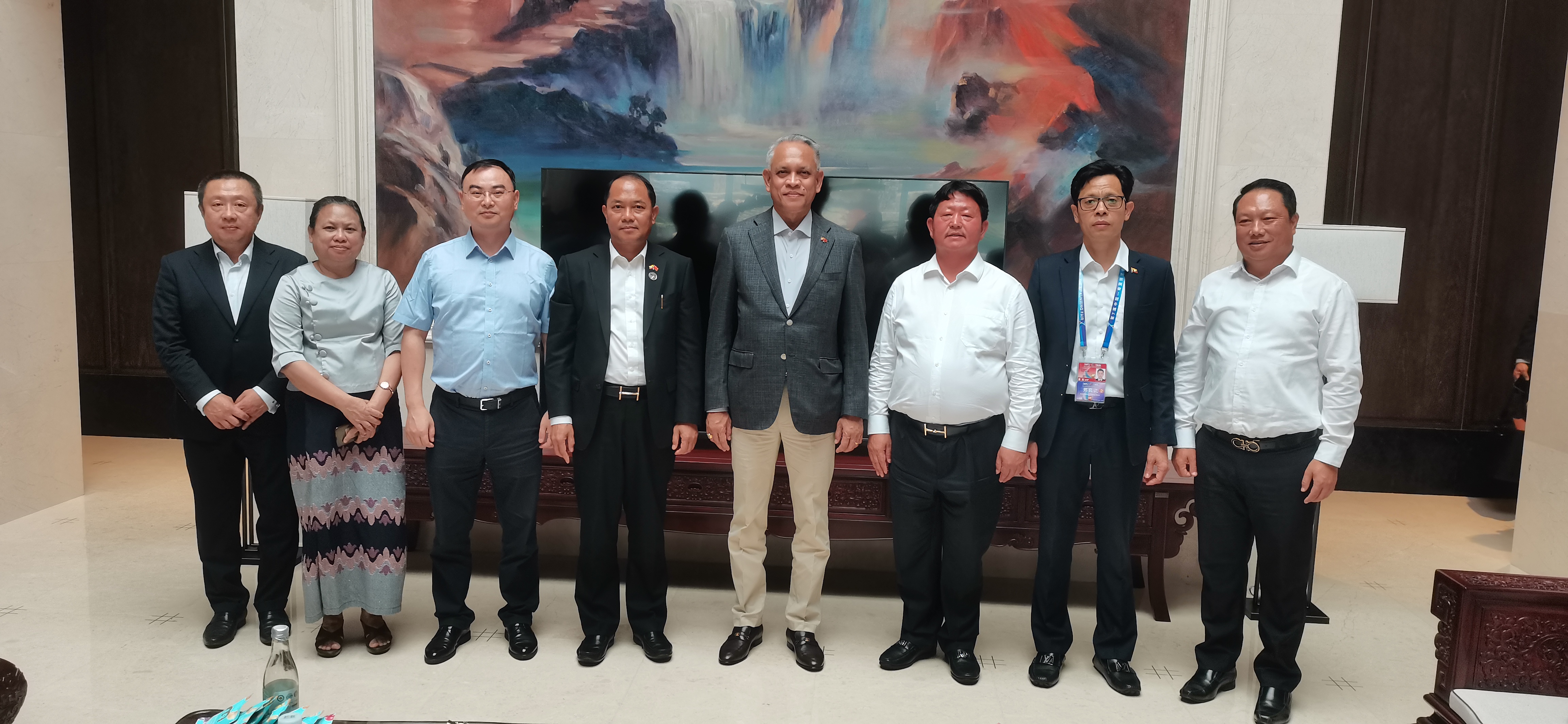 共探合作机遇 | 瑞和锦程荣幸接待缅甸商务部部长一行考察团