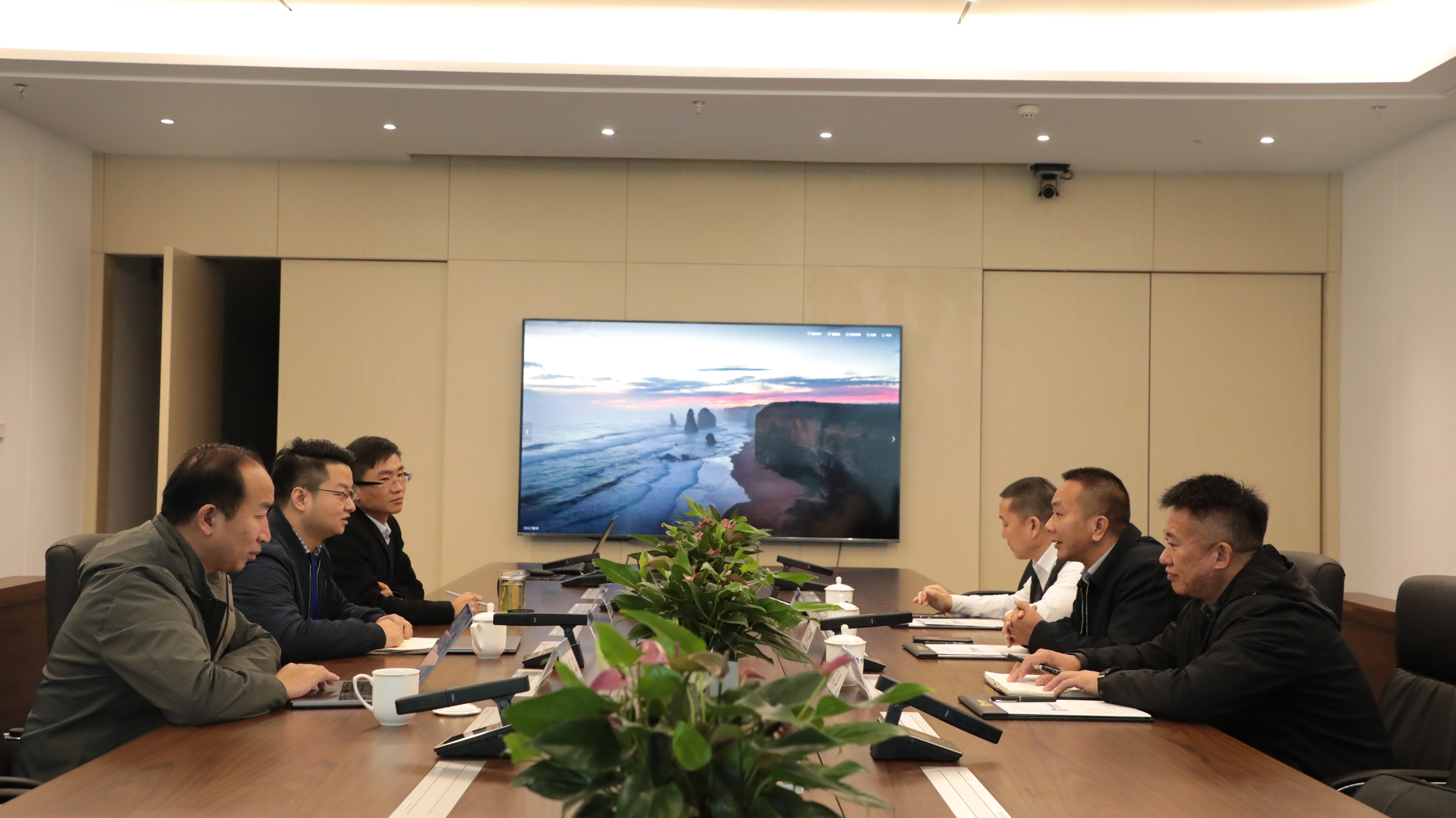 红河州商务局副局长李治国一行到访瑞和锦程实业股份有限公司